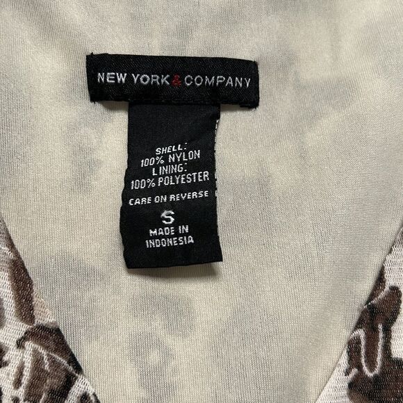 NEW YORK & COMPANY Sleeveless Top - Picture 2 of 5